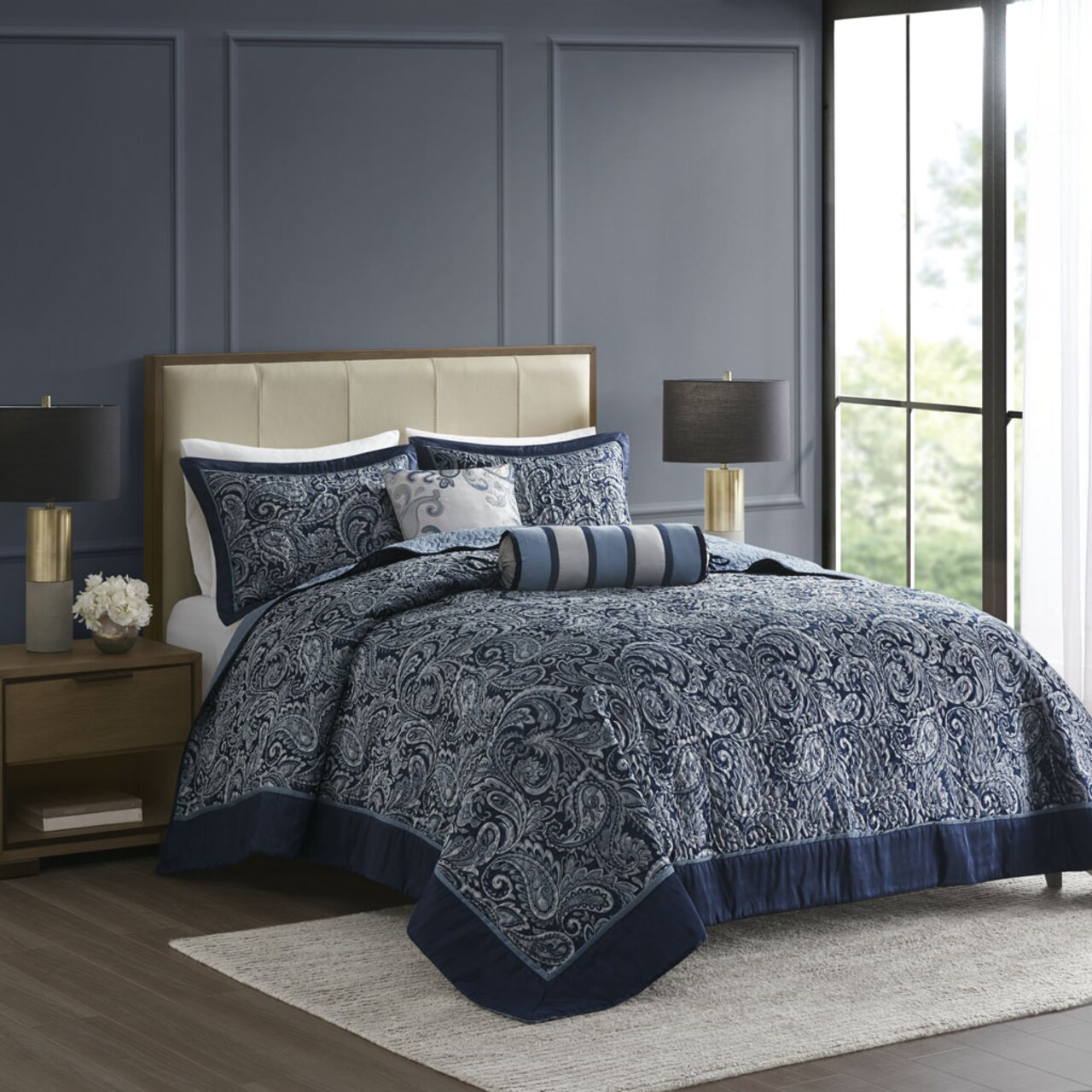 Gracie Mills 5 Piece Jacquard Bedspread Set with Throw Pillows